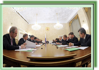 Председатель Правительства Российской Федерации В.В.Путин на заседаним Президиума Правительства о повышении денежного довольствия военным и пенсий военным пенсионерам с 2012 года